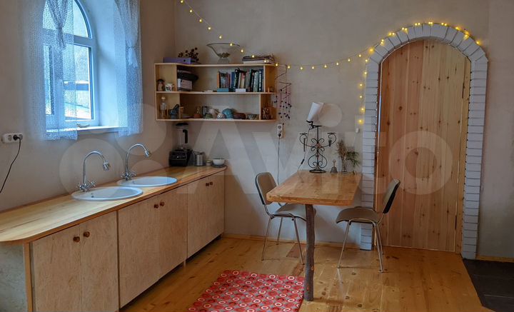 Дом 200 м² на участке 6 сот.