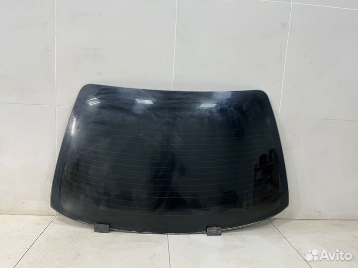 Стекло заднее Nissan Cedric Y34 1999-2004