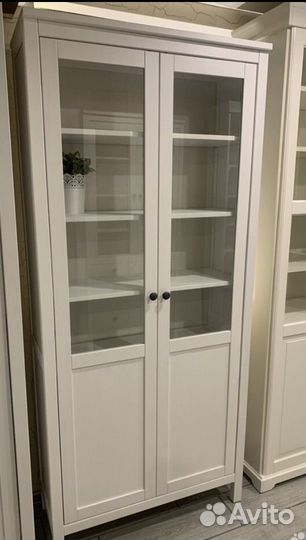 Шкаф витрина IKEA hemnes хемнес