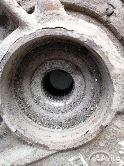 Кулак задний левый Mercdes Ml W164 X164