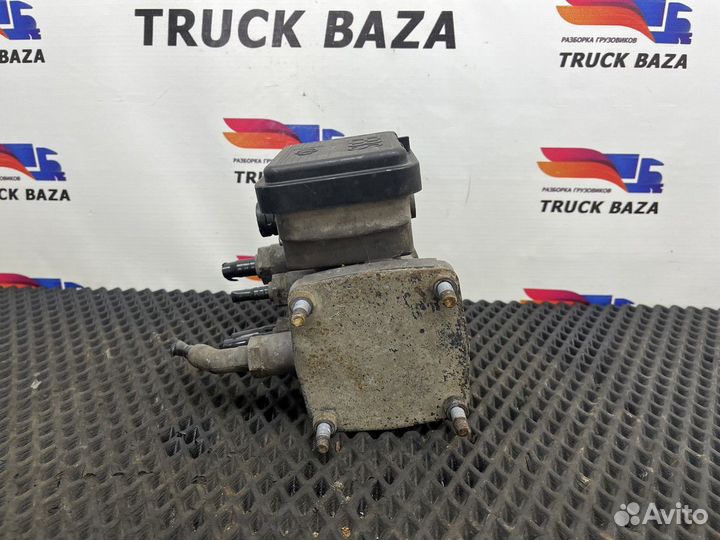 Кран управления тормозами прицепа