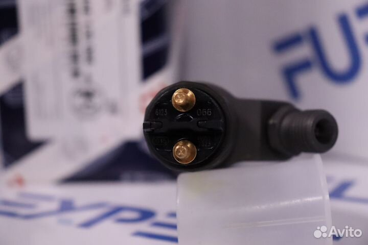 Форсунка топливная 0445120066