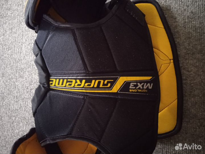 Хоккейная форма, Нагрудник, Щитки, Шорты, Краги