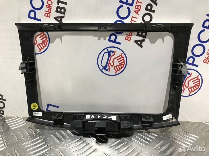 Рамка магнитолы Volkswagen Passat CC