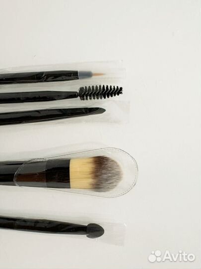 Кисти для макияжа с чехлом