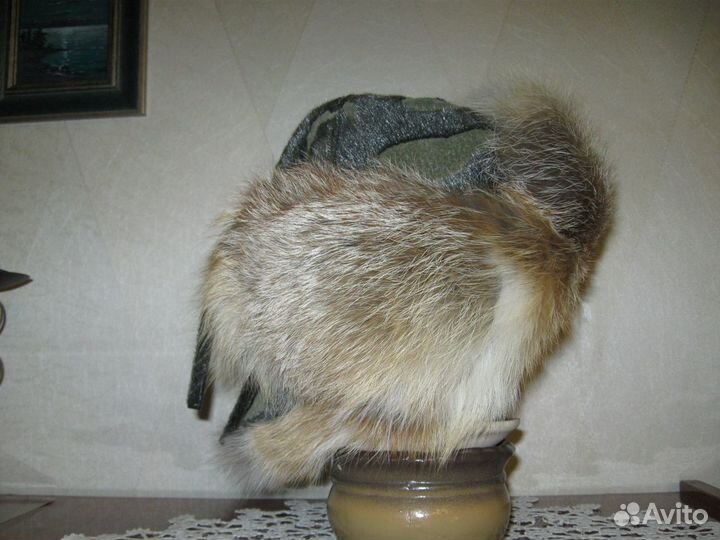 Шапка зимняя с отделкой из меха лисы