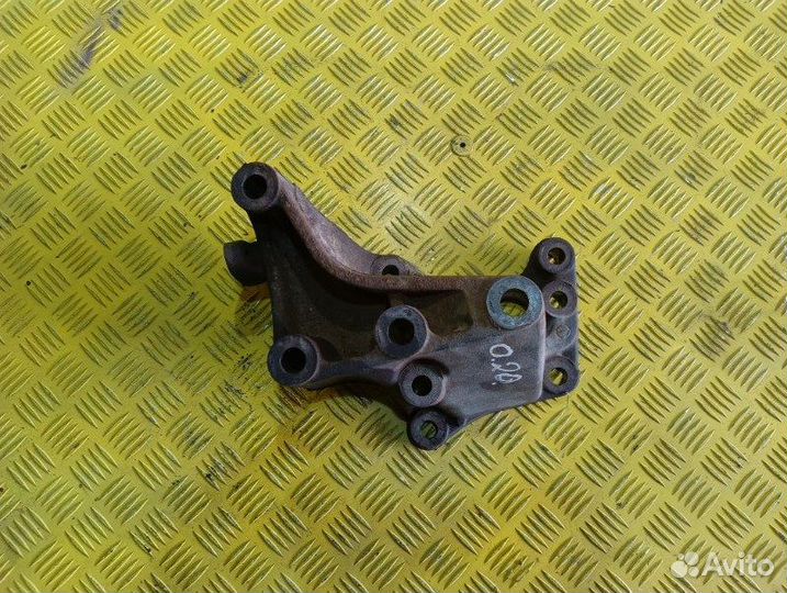 Кронштейн гидроусилителя Man Tga Tgs Tgx