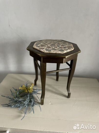 Старинный кофейный столик