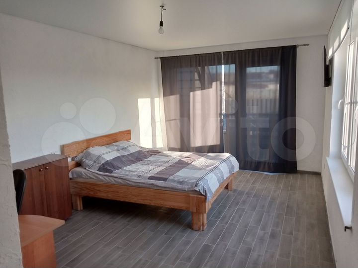 Комната 40 м² в 2-к., 1/3 эт.