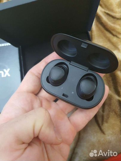 Беспроводные наушники samsung gear iconx