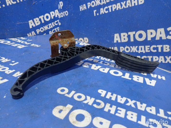 Педаль газа Renault Logan 1 седан 2008