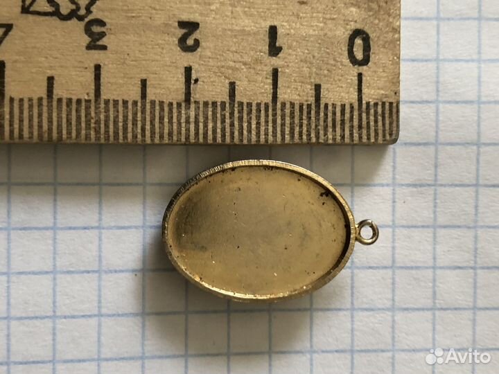 Антикварный кулон, медальон, для фото одна половин