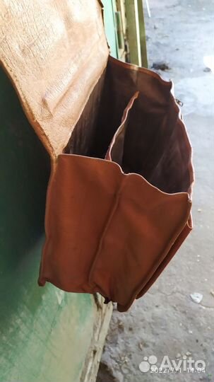Старинный кожаный портфель
