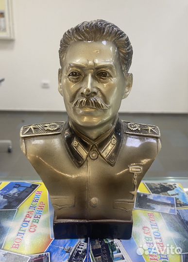 Бюст Сталин
