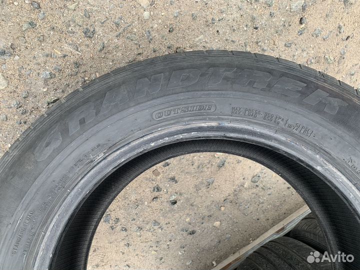 Dunlop Grandtrek ST30 225/65 R17 102H