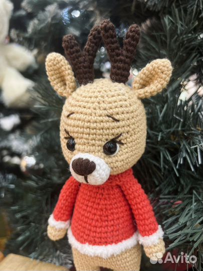 Вязаная игрушка Олень