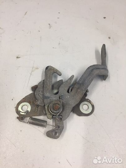 Замок капота peugeot 308