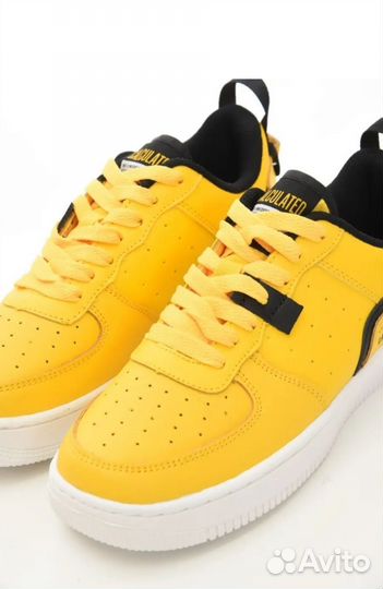 Кроссовки женские