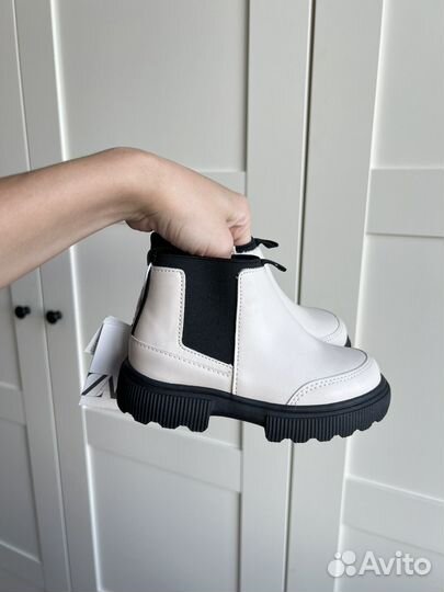 Ботинки Zara 25 новые