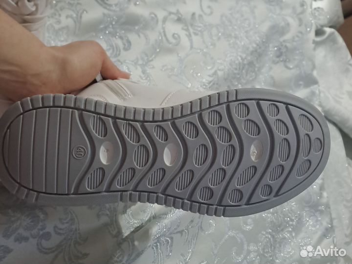 Ботинки женские зимние 40 размер новые