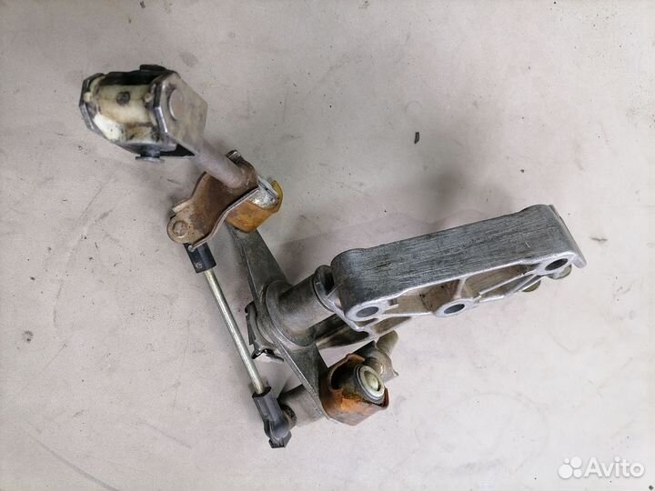 Кронштейн МКПП задний Opel Vectra A 1988-1995