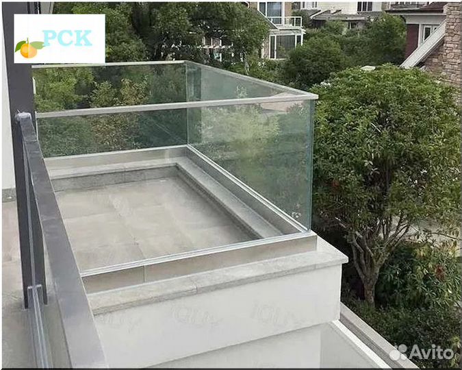 Стеклянные ограждения балкона