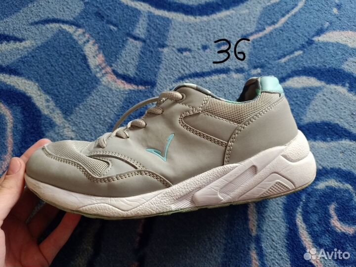 Кроссовки и кеды женские