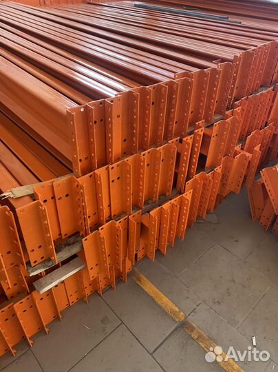 Новые металлические паллетные стеллажи для склада