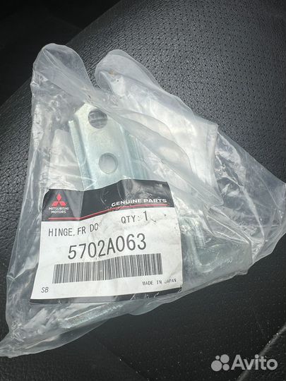 Петля двери mitsubishi asx