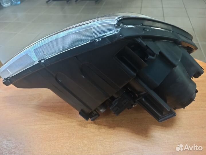 Фара передняя левая KIA carnival 2008