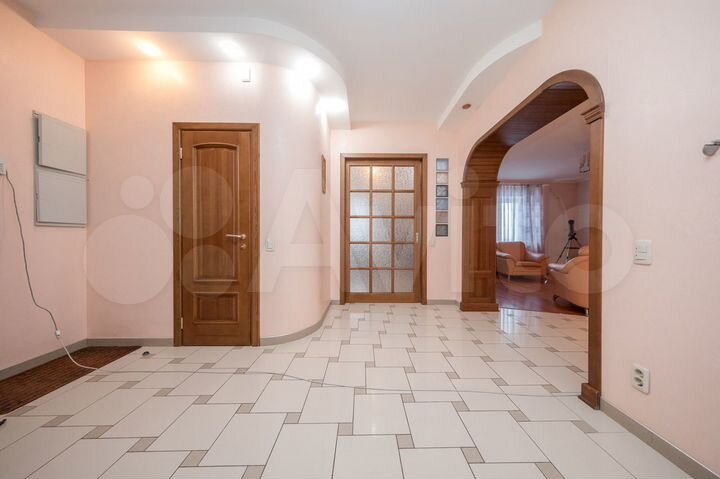 4-к. квартира, 135,9 м², 7/10 эт.