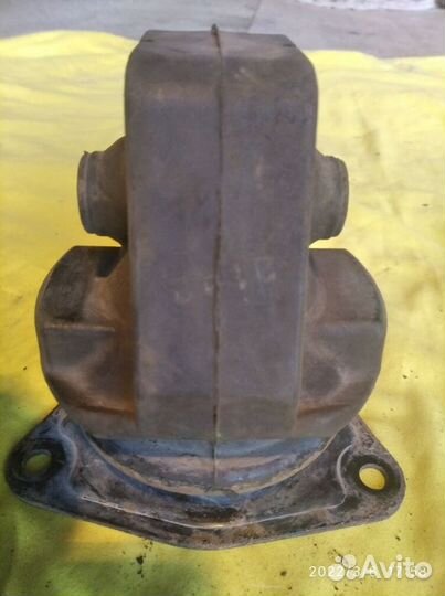 Опора подушка двигателя