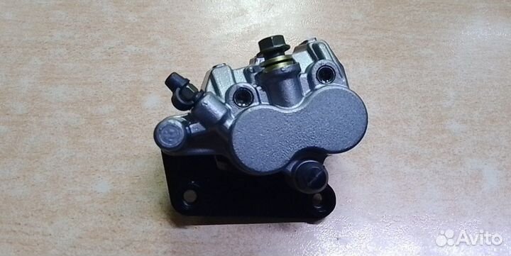 Суппорт передн. тормоза на китайский скутер 50-150