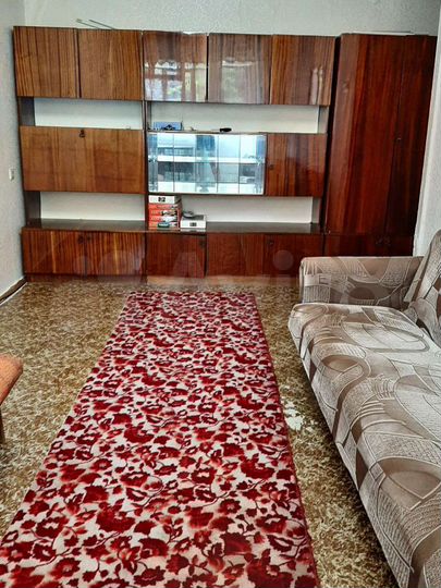 2-к. квартира, 50 м², 1/9 эт.