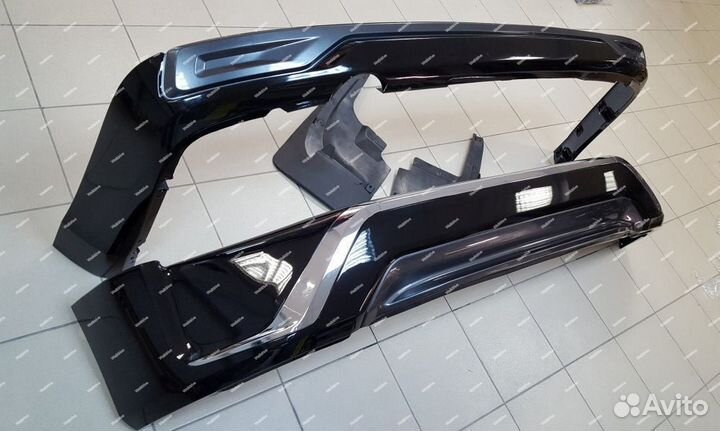 Комплект обвеса Executive Toyota LC 200 черный