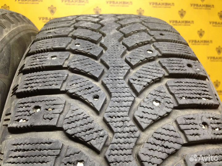 Bridgestone Blizzak Spike-01 235/65 R17 108T