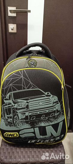 Рюкзак для мальчика Hummingbird ортопедический