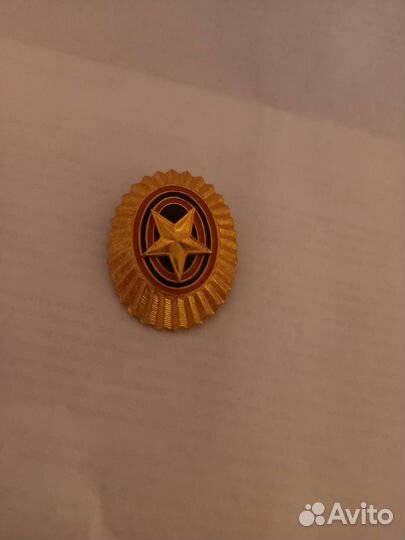 Кокарды, пуговицы,наперсток