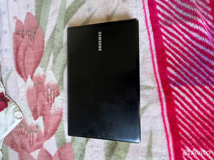 Продаю наутбук samsung