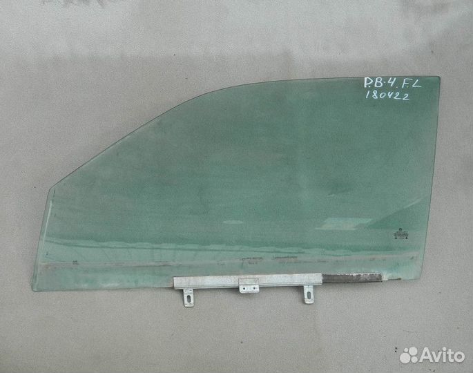 Стекло двери передней левой VW Passat B4