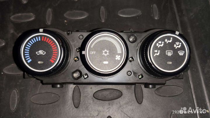 Блок управления отопителем Mitsubishi 7820A116XA