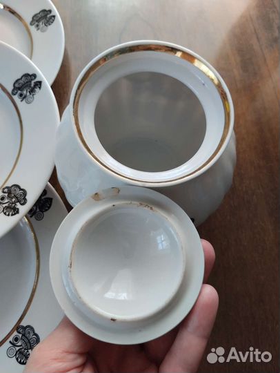 Часть столового сервиза Дулево