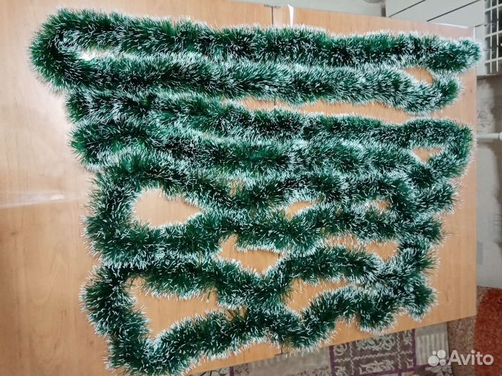 Снежок новогодний, мишура