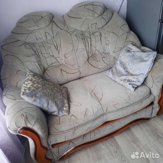 Продам диван и кресло