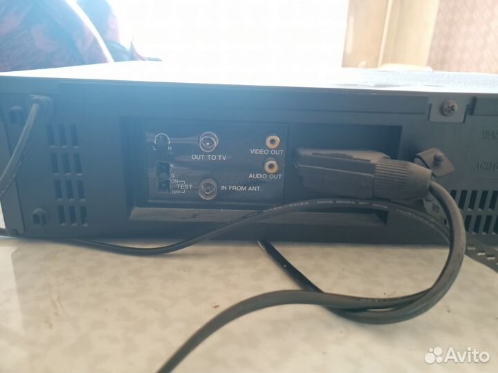 Видеомагнитофон supra