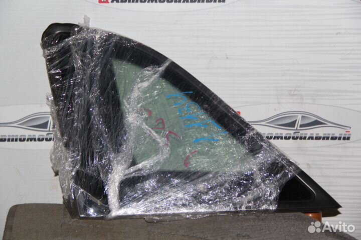 Стекло собачника c Nissan Serena C25 MR20DE