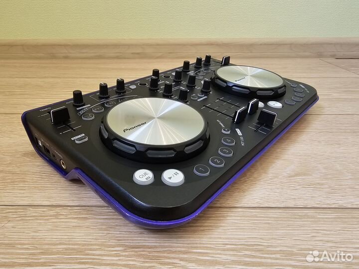 DJ-контроллер Pioneer DDJ-WeGo-V