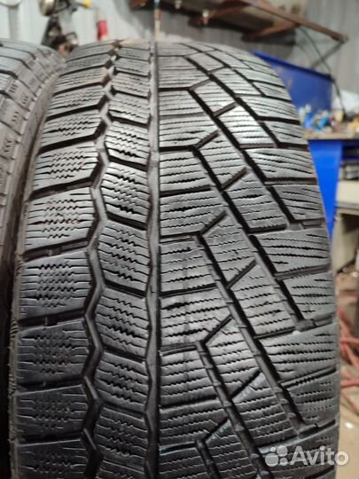 Gislaved Nord Frost 200 215/60 R17