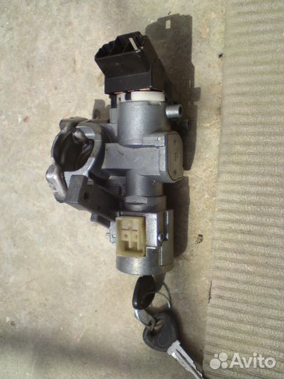 Фары задние стекло реле замок расходомер Мазда626