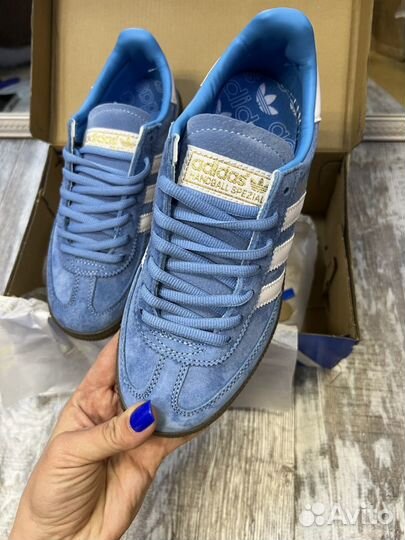 Кроссовки adidas spezial